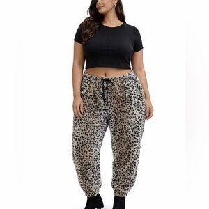 Chic Leopard Print Fleece Sweatpants